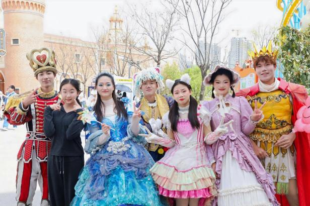 欢乐点亮春日 踏青小长假丝路欢乐世界人气爆棚_fororder_图片4