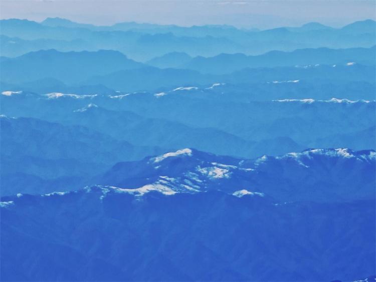 鸟瞰秦岭如巨幅水墨画