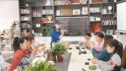 社区链接资源创办“她创工坊” 非遗技艺织就女性就业新图景