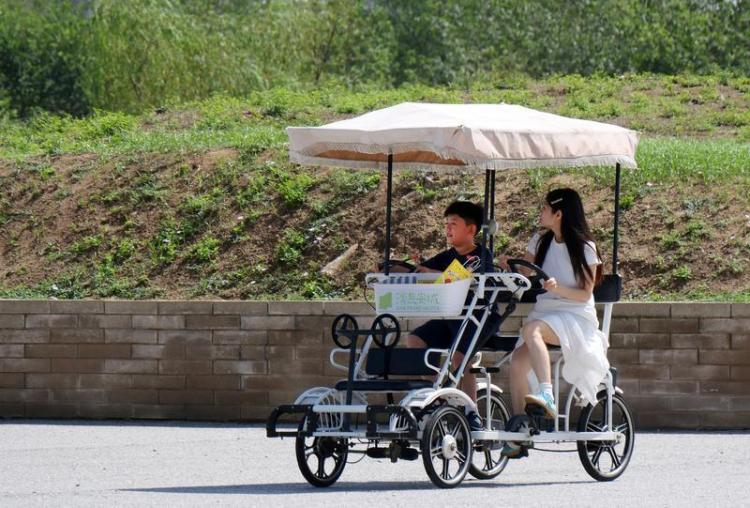 遗址公园秋景如画