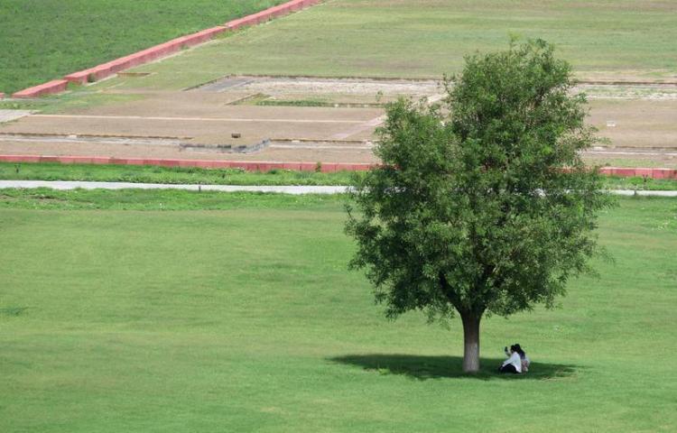 遗址公园秋景如画