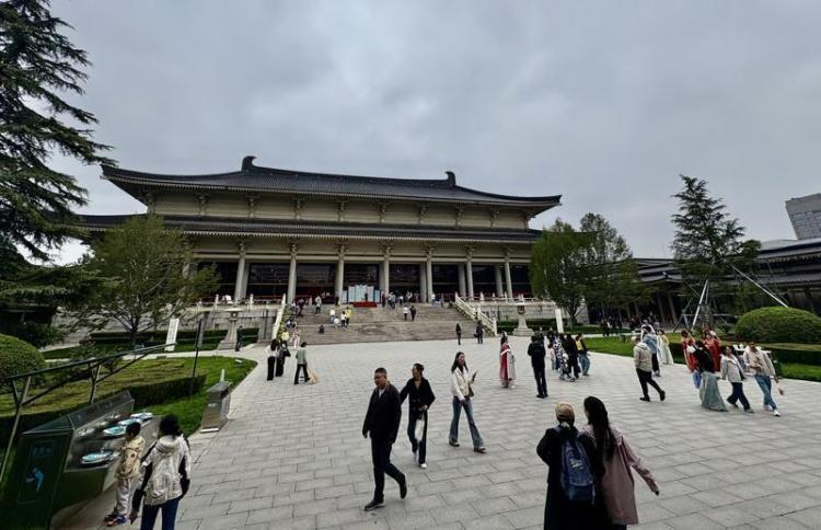 秋日陕历博人气不减