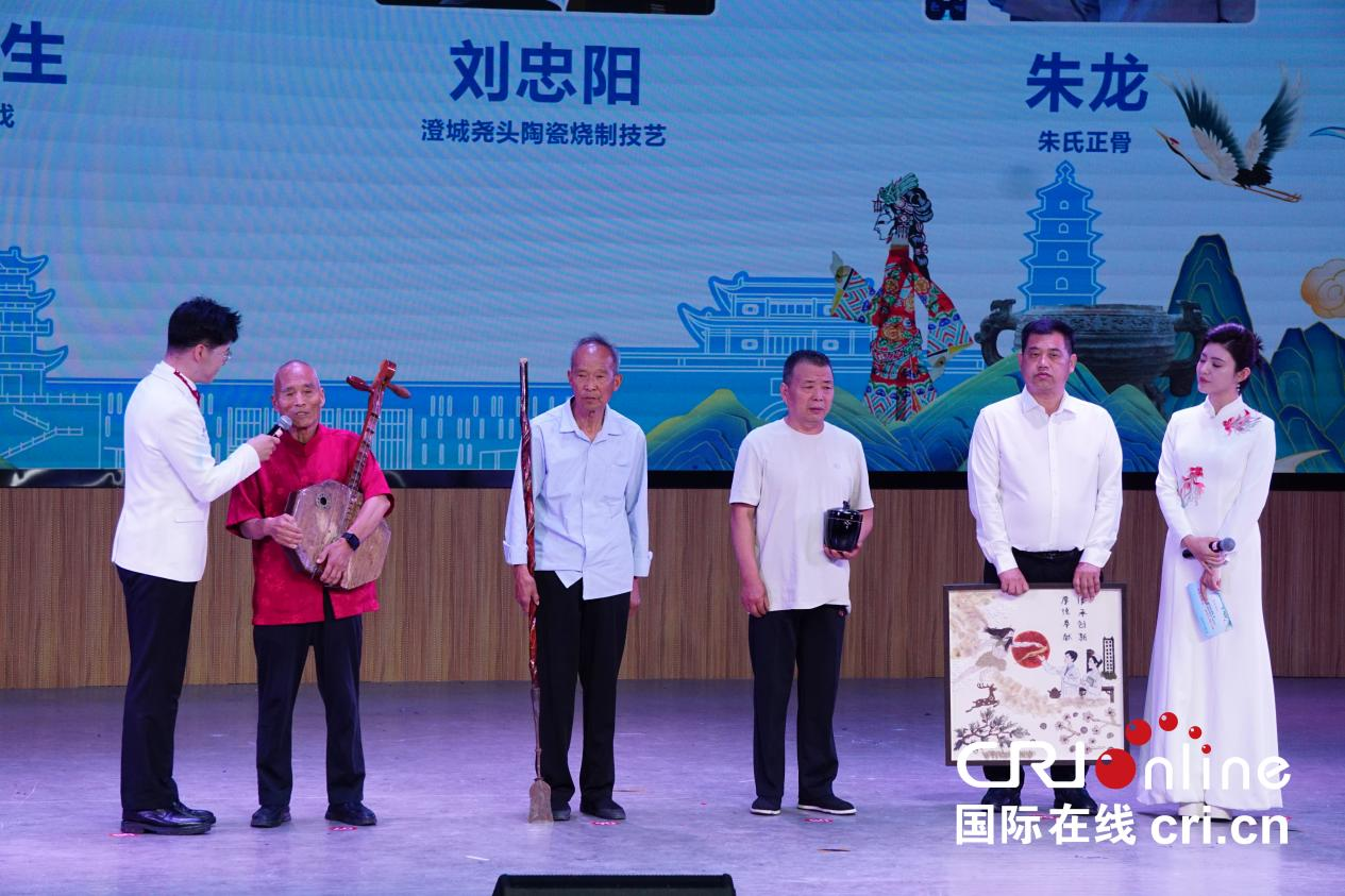 跟着非遗游渭南  沉浸式体验让外国友人爱上中国文化_fororder_图片3