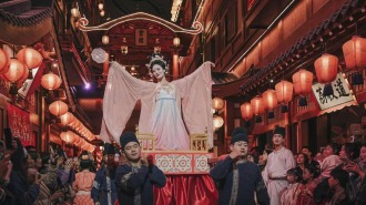 沉浸式体验再升级 长安十二时辰主题街区焕新迎客