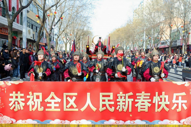新春走基层 | 2026年宝鸡市凤翔区社火游演点燃古城热情_fororder_图片5