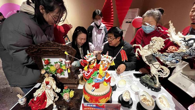 ��������&ldquo;�ɾ���&rdquo;��ǧ�˰�̬���޹ų� ָ��Ǭ���ճ�����