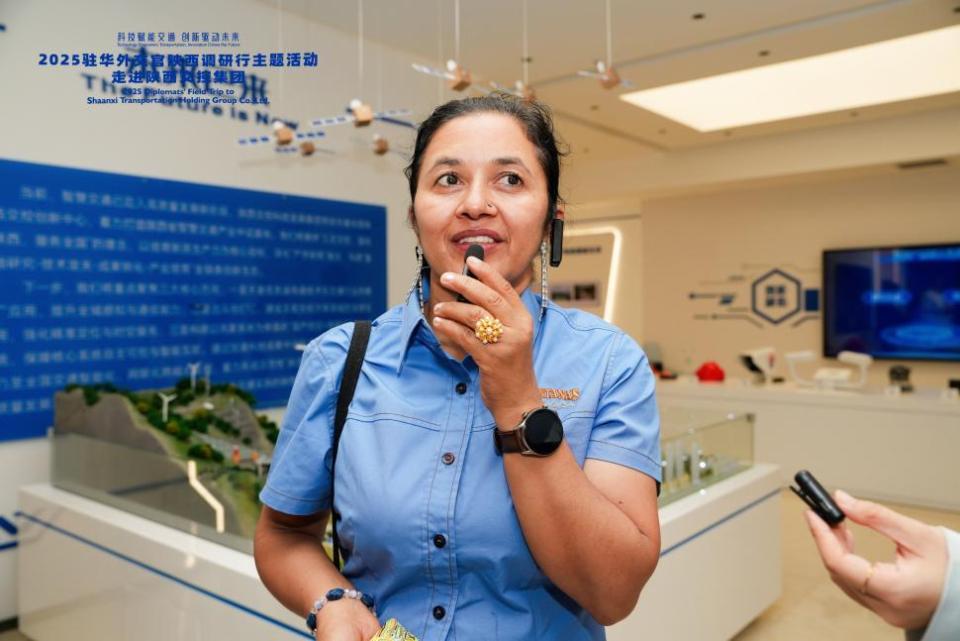 驻华外交官探访陕西智慧交通产业中试基地 探寻科技创新 “最后一公里”_fororder_wps_doc_3