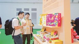消博会陕西馆“花式宠粉”