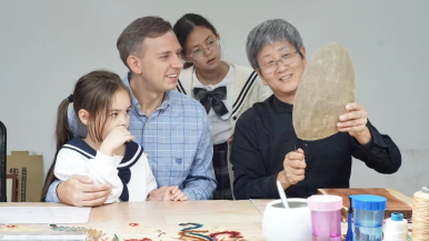 【外眼看陕西·寻渭记】从美国俄亥俄到陕西渭南：洋女婿罗伯特的渭南日常与文化探寻