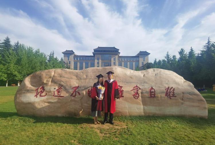 中亚姑娘马兰：热爱脚下这片土地 Central Asian Girl Danabekova Aigerim: Loving the Land Under Her Feet