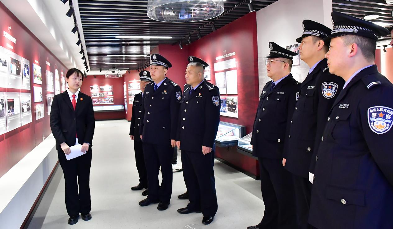 拳心向警旗 忠诚铸法魂 渭南法院庆祝第六个中国人民警察节系列活动