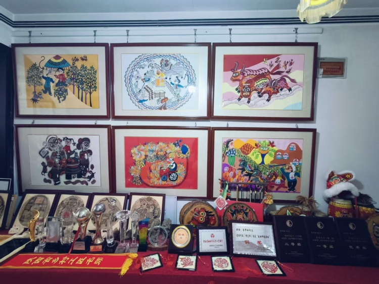 传统“守”艺人｜陕西安塞民间绘画：用“东方毕加索之作”描绘新时代