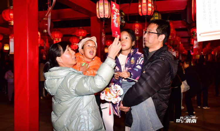 黄河岸畔灯火璀璨 渭南多彩民俗闹元宵_fororder_图片5