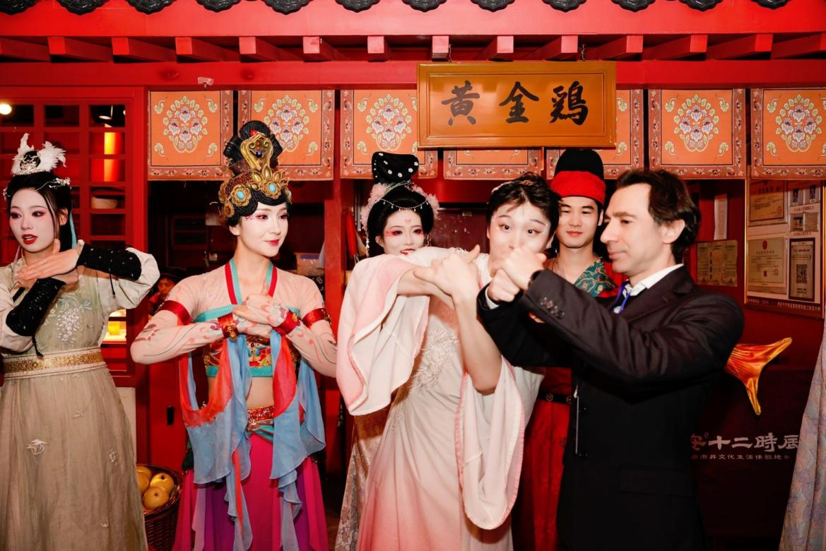 秒变大唐来客！外籍专家在长安十二时辰“穿越”了_fororder_图片34