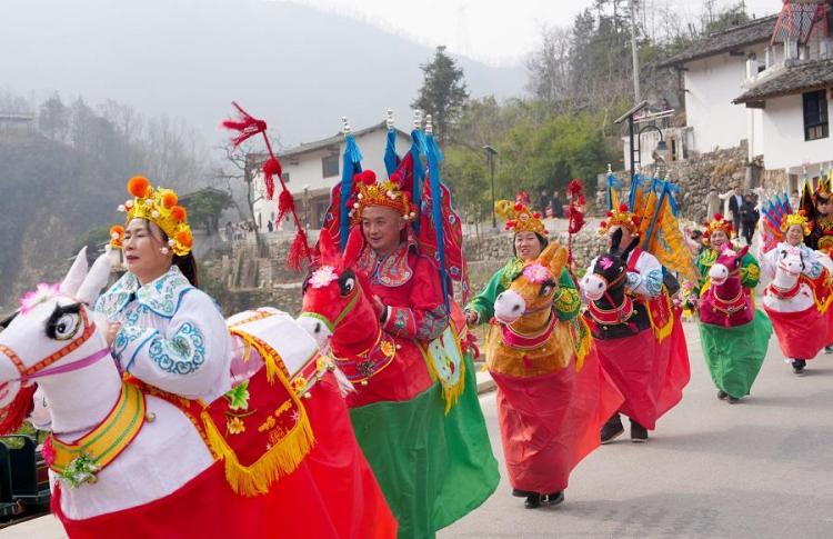 攒着乡愁裹着烟火的新春盛宴 在宁陕县渔湾村热闹上演_fororder_微信图片_20260209112022_1189_356