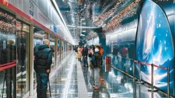 “星空”车站　如梦似幻