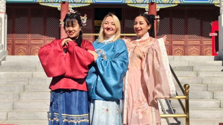 【2025打卡中国】外国网红博主打卡滁州：于山水人文间，见江淮古今风华_fororder_111a53b3-d029-4a90-883a-ee75c1f71c24.980x1307