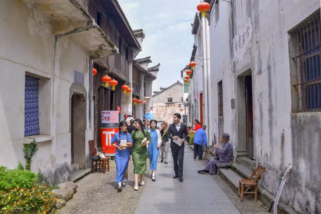 叶浅予古村漫街开街暨第三届翙岗动漫艺术季启幕_fororder_桐庐