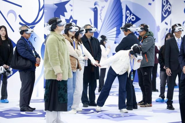 《敦煌:千色之域》——XR全景奇幻LBE体验展在深圳美术馆(新馆)开幕 《敦煌:千色之域》——XR全景奇幻LBE体验展在深圳美术馆(新馆)开幕