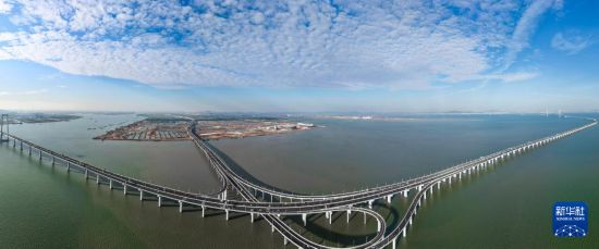 飞阅粤港澳大湾区跨江跨海通道群