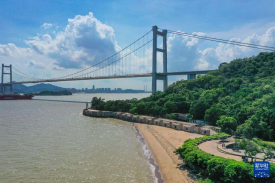 飞阅粤港澳大湾区跨江跨海通道群