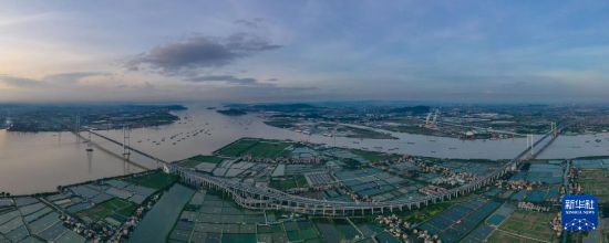 飞阅粤港澳大湾区跨江跨海通道群