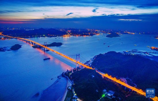 飞阅粤港澳大湾区跨江跨海通道群