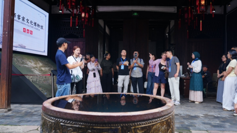 【2026打卡中国】赣州章贡：千年宋城，何以“活”在今天？_fororder_01d1b5ad-6ebb-4023-b20f-9e4328fc8588.1451x1028.750x531