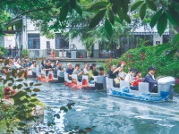 浙江金华：山水溶洞享清凉