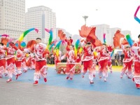 内蒙古呼和浩特：欢快的秧歌扭起来