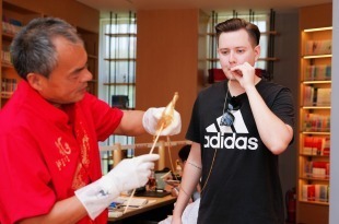 【2024打卡中国】外国网红赶“新”潮：芜湖的“创新基因”真强大！（视频）