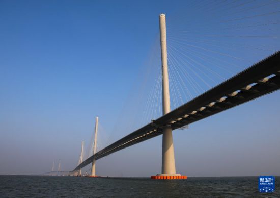 飞阅粤港澳大湾区跨江跨海通道群