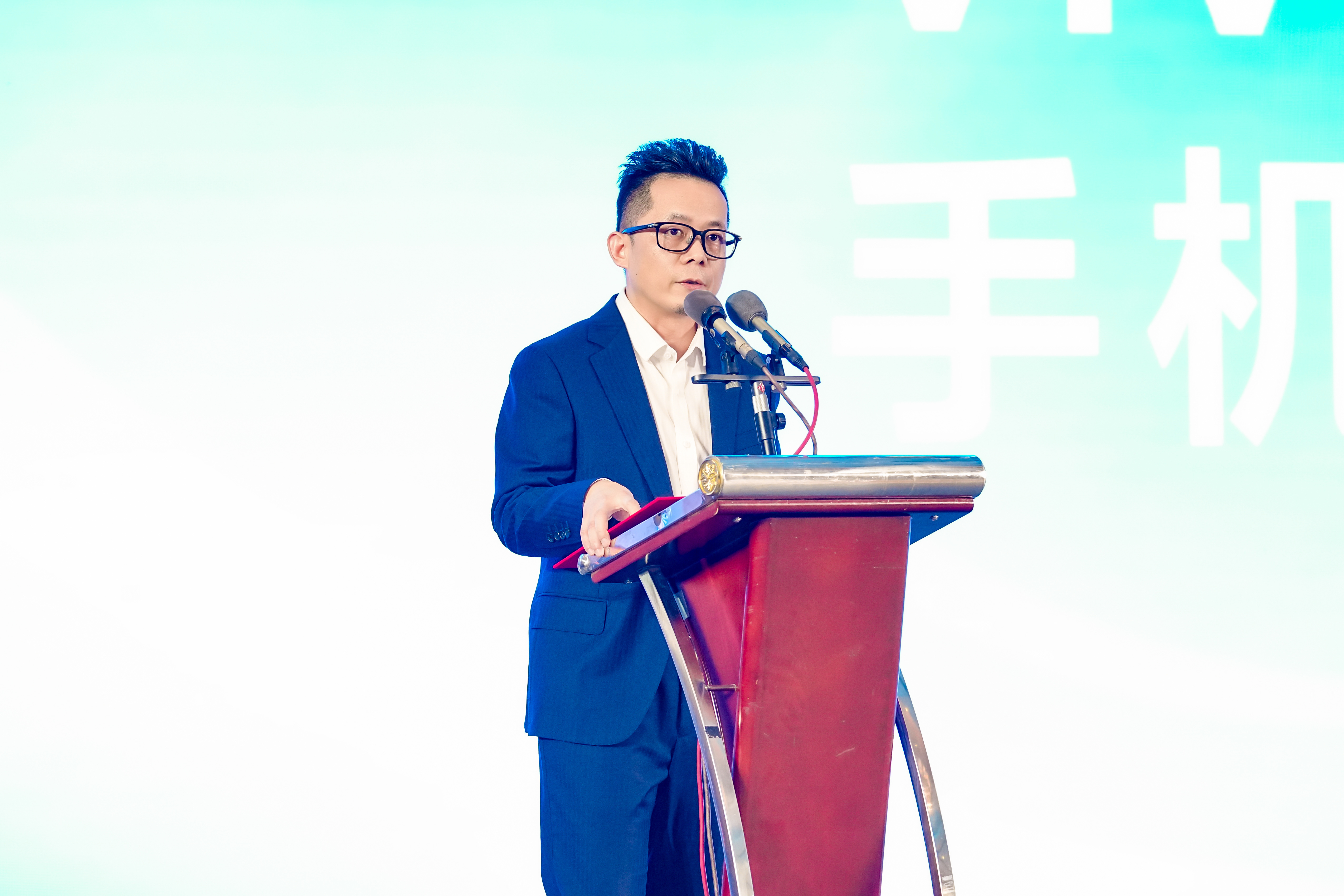 网聚指尖力量 点亮网络公益——“vivo拍拍?新重庆”城市影像网络公益活动在重庆启动 网聚指尖力量 点亮网络公益——“vivo拍拍?新重庆”城市影像网络公益活动在重庆启动