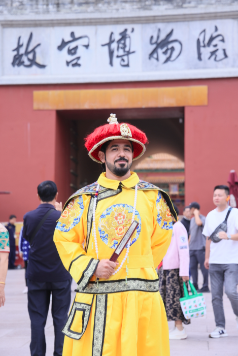 【魅力北京】体验中国古代皇室文化 阿联酋摄制组穿越京师尽享“古人之乐” 【魅力北京】体验中国古代皇室文化 阿联酋摄制组穿越京师尽享“古人之乐”