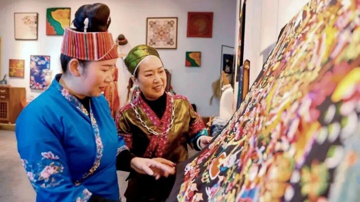 施秉苗绣AI创意项目入选！联合国教科文组织创意中心示范案例发布