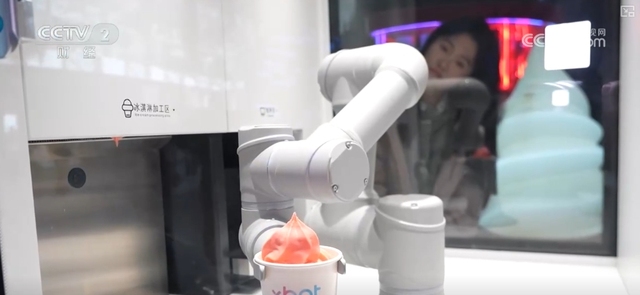 浓浓年味透着满满科技范儿 “科技过年”为春节注入生机与活力