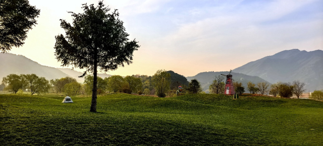 宇树机器人“入职”金海湖碧波岛 AI让文旅更智趣_fororder_金海湖碧波岛2