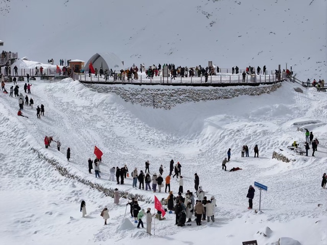 坐上动车去阿坝,玩起冰雪过冬天 坐上动车去阿坝,玩起冰雪过冬天