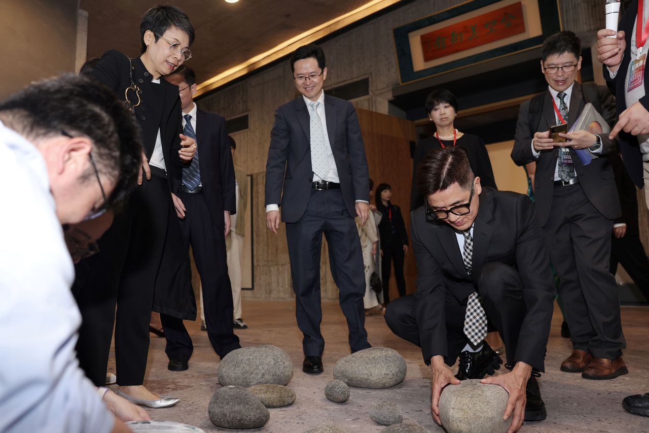 “融合与对话：2024港澳视觉艺术双年展”首展落地杭州