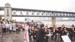 中外音乐家聚汉“就地演出”
