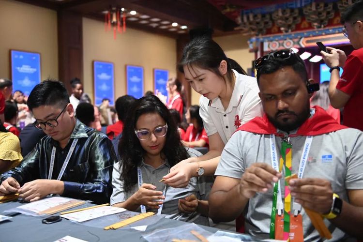 历史传承与当代创意的国际碰撞 聚焦2024“一带一路”⻘年创意与遗产论坛 历史传承与当代创意的国际碰撞 聚焦2024“一带一路”⻘年创意与遗产论坛