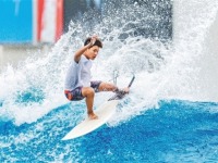 2026年全国冲浪U系列赛在万宁市开赛