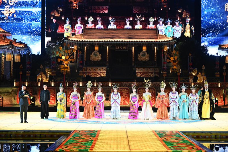 升级了!2024冰火《长恨歌》璀璨上演 升级了!2024冰火《长恨歌》璀璨上演