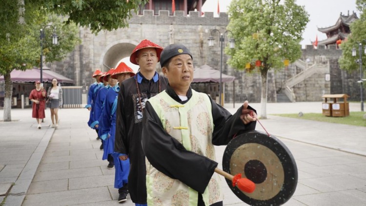 国庆首日开门红！浮梁古县衙人气爆棚，三大活动点燃游客热情_fororder_图片1