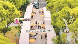 江苏公园上演现实版“变形记”_fororder_d7d8a5f024cd4238b7ebf350f5d80f7f.680x384