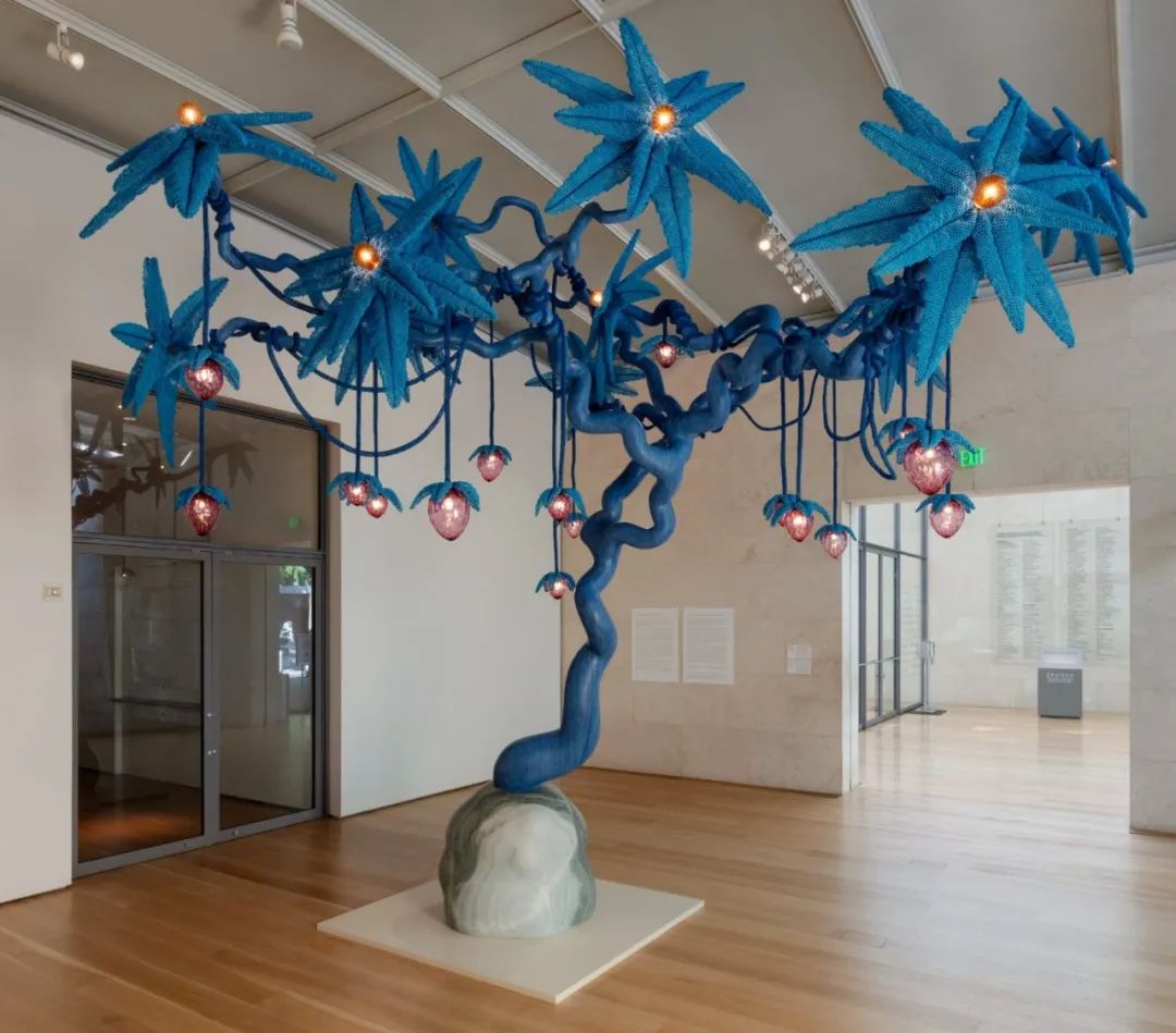 在蓝天里畅想和舒展 2024迈阿密设计展一瞥 在蓝天里畅想和舒展 2024迈阿密设计展一瞥