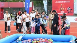 四川省城市足球联赛带火“文旅+消费” 球迷“跟着赛事来旅游”