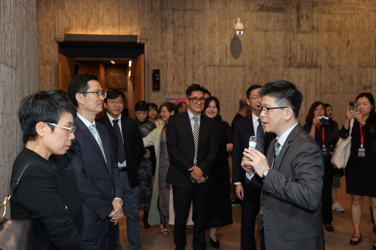 “融合与对话：2024港澳视觉艺术双年展”首展落地杭州