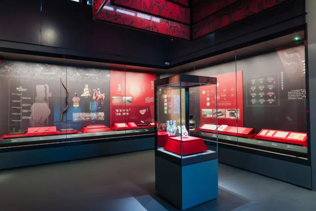 视频里的“北京范儿”——大葆台遗址博物馆来了网络大V联盟_fororder_图片6