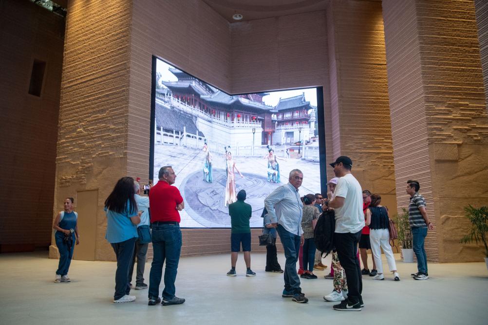 重庆：科技赋能大足石刻 注入新活力